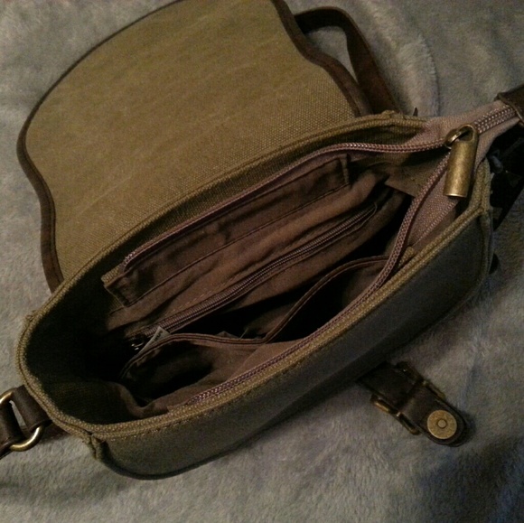 Wilson's Canvas Crossbody - Picture 5 of 10